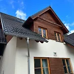Sniezkowe - Dwupoziomowy Z Garazem Карпач