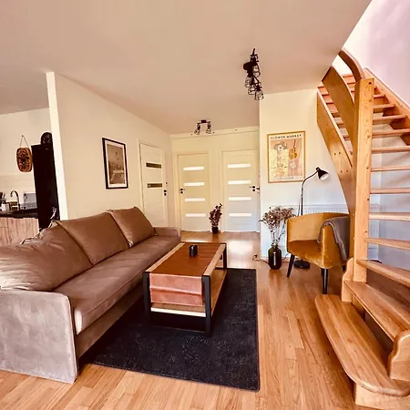 Appartement Sniezkowe - Dwupoziomowy Z Garazem