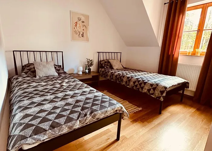 Sniezkowe - Dwupoziomowy Z Garazem *