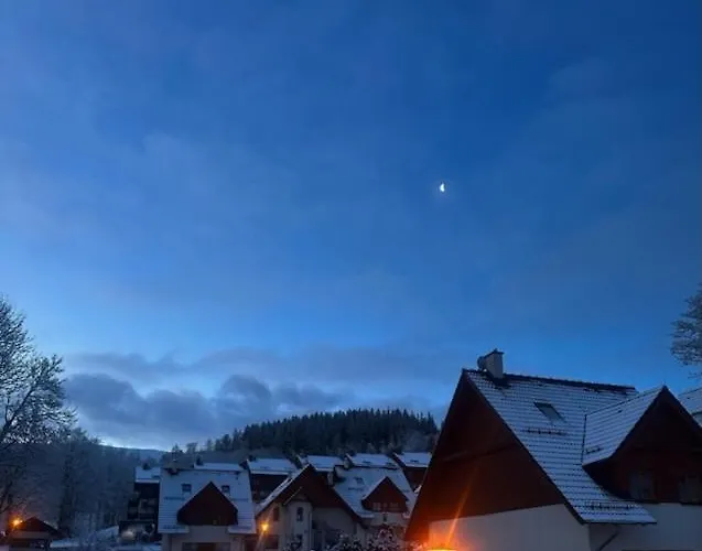 Sniezkowe - Dwupoziomowy Z Garazem Karpacz