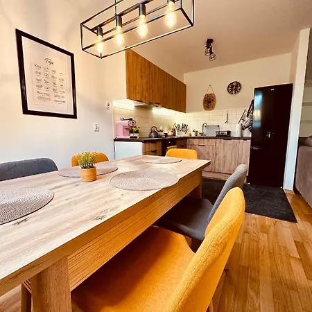 Sniezkowe - Dwupoziomowy Z Garazem Apartamento Karpacz