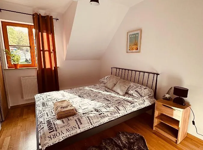 Sniezkowe - Dwupoziomowy Z Garazem